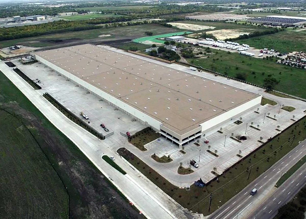 Distribution Center Roofing in Cedar Rapids, IA